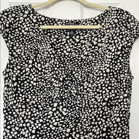 Elegant Black and creme Dress V Neck sz 12 - Picture 3 of 4